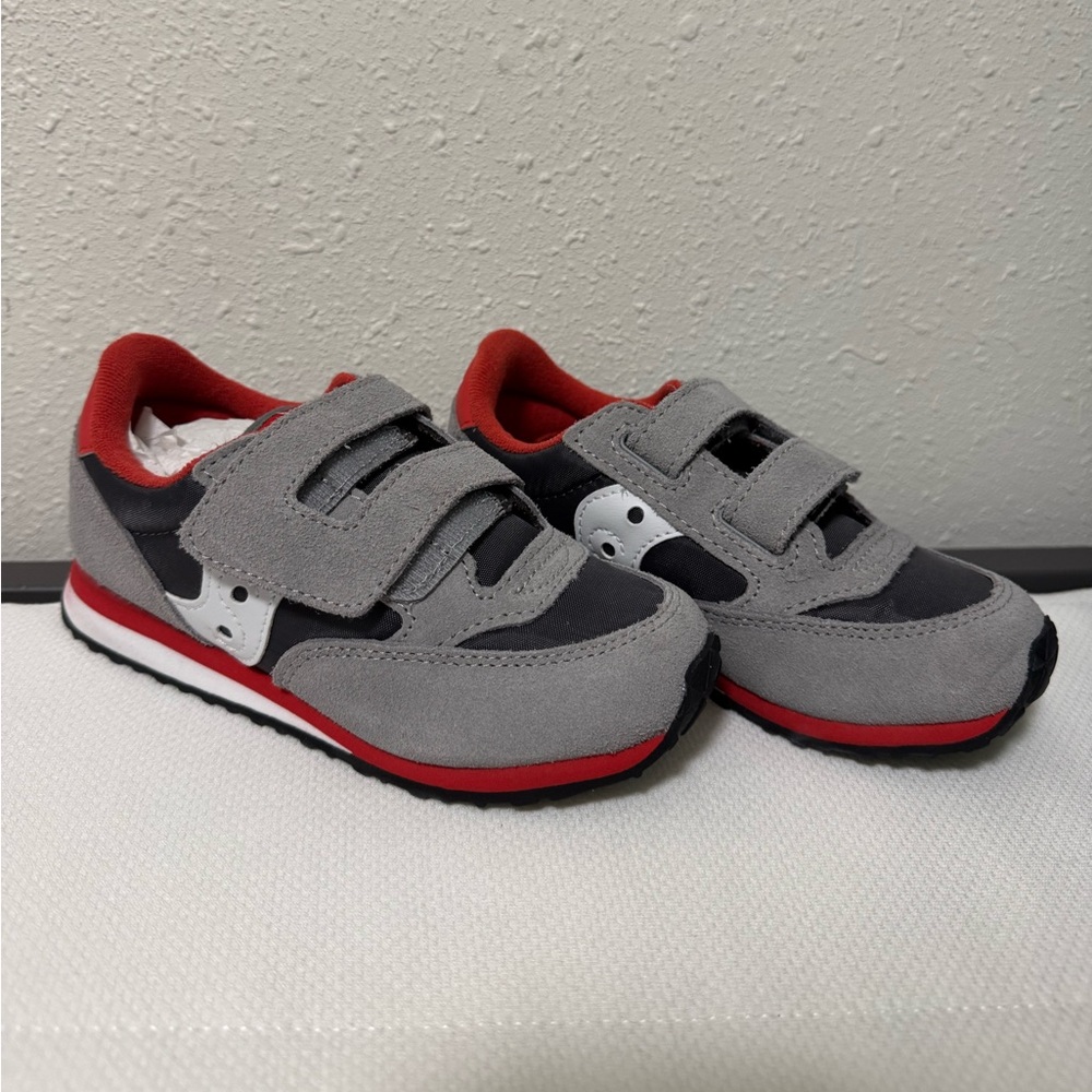 NWOT Saucony low pro Jazz